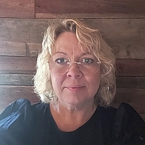 Anett Ternblad finns på tollarp.biz
